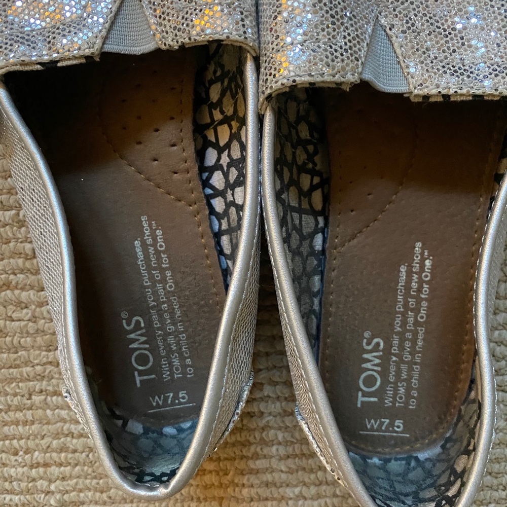 TOMS Silver Glitter Womens Classic Sz 7.5 Preowned
